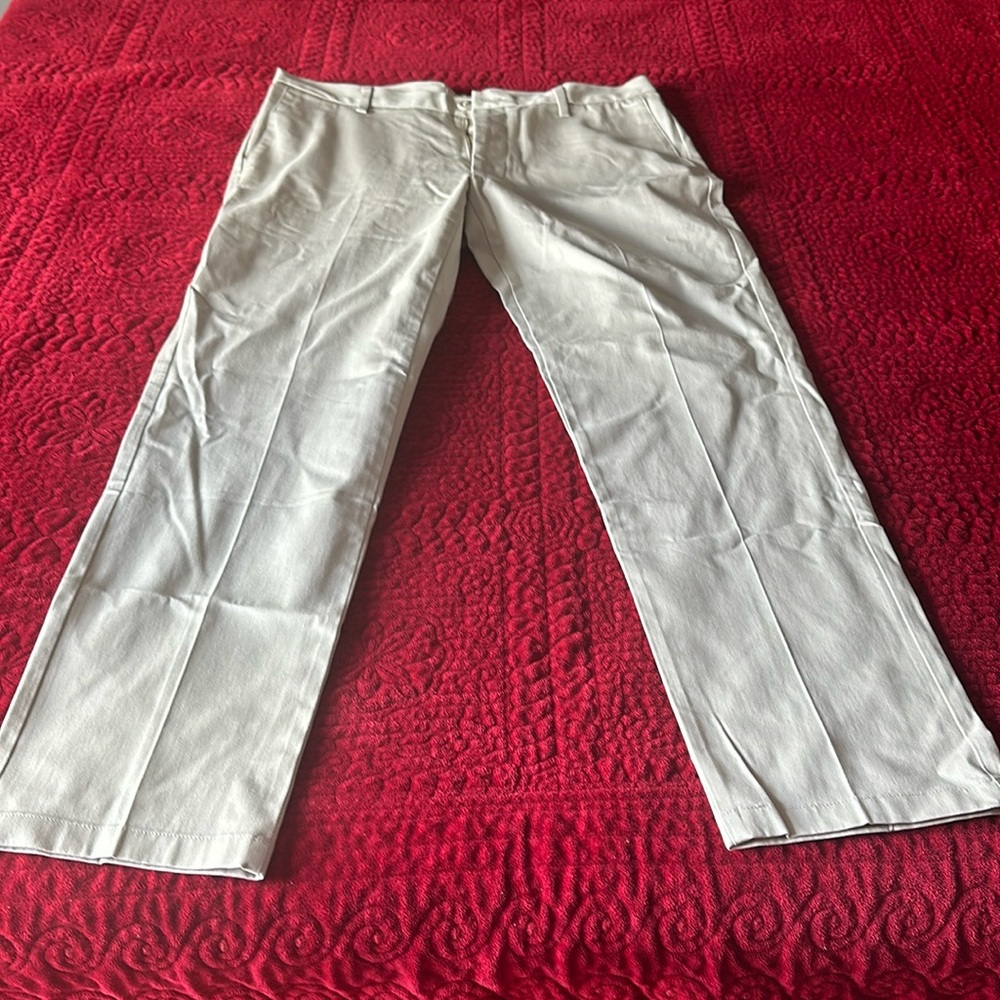 Men’s Docker slim tapered pants.